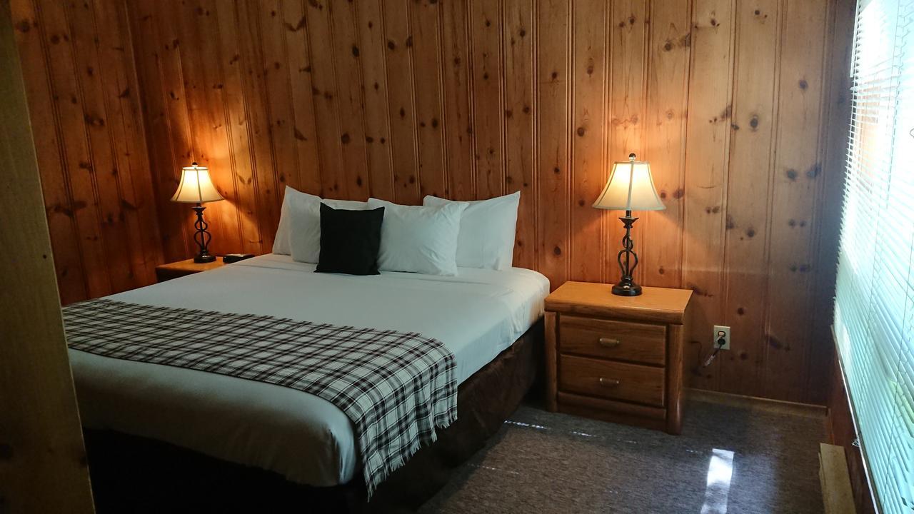 The Lake Of Bays Lodge Dwight 외부 사진